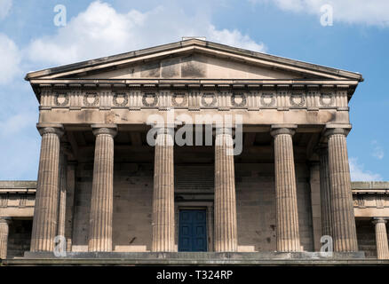 Die Vorderseite des Alten Königlichen High School Gebäude auf dem Calton Hill, Edinburgh. Stockfoto