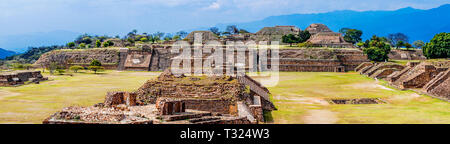 Blick auf das Panorama der Heiligen Ort Monte Alban in Mexiko Stockfoto