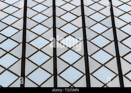 Sydney, Australien - 11. Februar 2019: Detail der weißen Dach Struktur des Sydney Opera House. Nahaufnahme von Fliesen.. 9 der 12. Stockfoto