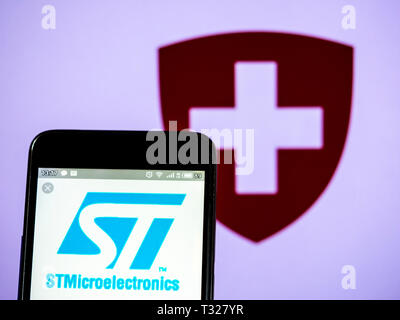 In diesem Foto Illustration einer STMicroelectronics Logo auf einem Smartphone gesehen angezeigt. Stockfoto