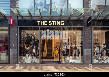 Dordrecht, Niederlande - 03. März 2019: Der neue Sting Megastore ist die Heimat von verschiedenen Marken mit dem Fokus auf junge Menschen. Der Stich ist ein Dutc Stockfoto