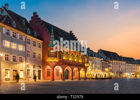 Münsterplatz squre in Freiburg, Baden-Württemberg, Deutschland Stockfoto