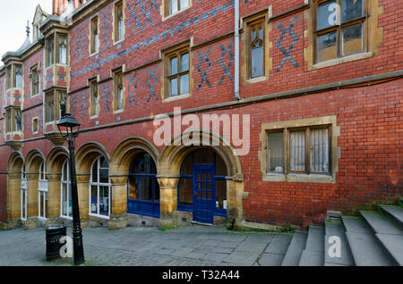 Weihnachten Schritte mit John Foster Armenhäuser, Colston Street, Bristol, Großbritannien Stockfoto