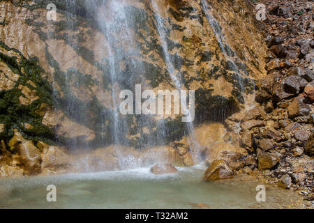 Rinka Falls ist ein Wasserfall im Logar-tal, nördlichen Slowenien Stockfoto