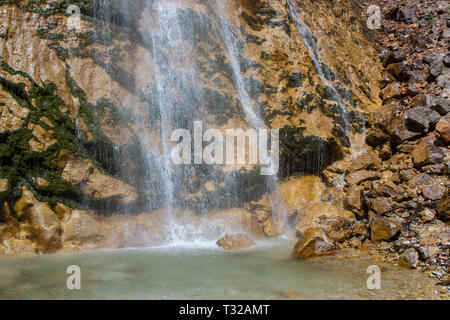Rinka Falls ist ein Wasserfall im Logar-tal, nördlichen Slowenien Stockfoto