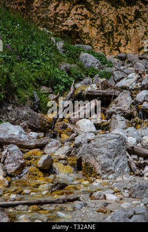 Rinka Falls ist ein Wasserfall im Logar-tal, nördlichen Slowenien Stockfoto