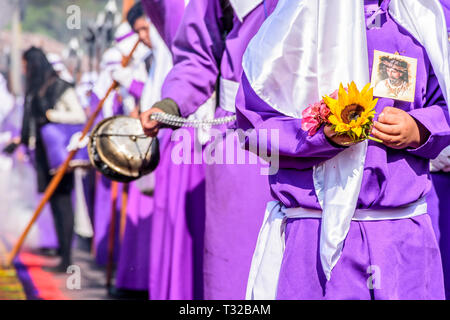 Antigua, Guatemala - März 30, 2018: Karfreitag Prozession in einer der weltweit bekanntesten Ziele für die Feier der Heiligen Woche. Stockfoto