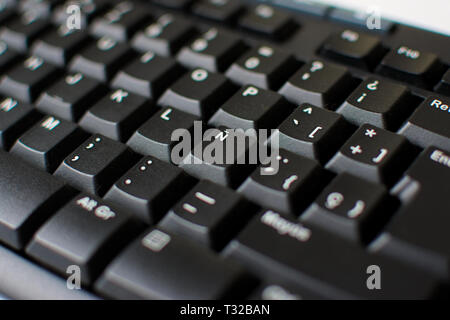 Nahaufnahme eines lateinamerikanischen Tastatur. Buchstabe ñ kann klar im Fokus gesehen werden. Stockfoto