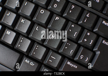 Nahaufnahme eines lateinamerikanischen Tastatur. Buchstabe ñ kann klar im Fokus gesehen werden. Stockfoto