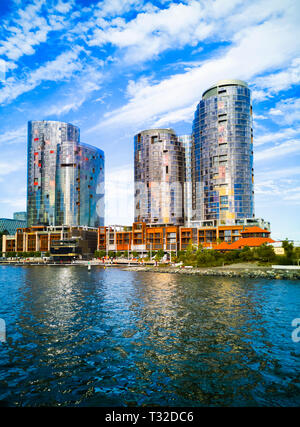 Ritz Carlton Hotel und die Türme an Elizabeth Quay in Perth, Western Australia Stockfoto