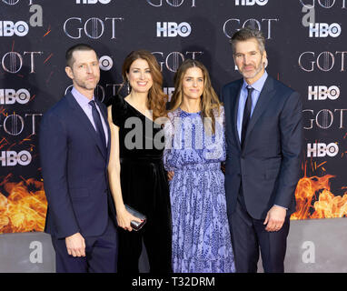 NEW YORK, NEW YORK APRIL 03: D.B. Weiss, Andrea Troyer, Amanda Peet und David Benioff besuchen HBO' Spiel der Throne' letzte Saison Premiere in der Radio City Music Stockfoto