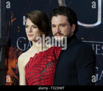 NEW YORK, NEW YORK APRIL 03: Rose Leslie und Kit Harington besuchen HBO' Spiel der Throne' letzte Saison Premiere in der Radio City Music Hall am April 03, 2019 in Stockfoto