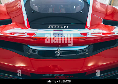 Valencia, Spanien - 30. März 2019: Close up auf Ferrari 488 Pista Rad. Michelin Reifen. Luxus sport auto. Stockfoto