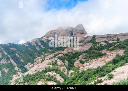 Blick auf Santa Maria de Montserrat Abbey in Montserrat Berge, Spanien Stockfoto