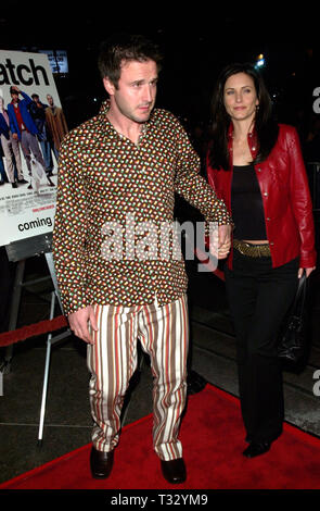 LOS ANGELES, Ca. Januar 18, 2001: Schauspieler David Arquette und Schauspielerin Frau Courtney Cox am Los Angeles Premiere von ENTREISSEN. © Paul Smith/Featureflash Stockfoto