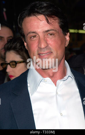 LOS ANGELES, Ca. April 16, 2001: Schauspieler Sylvester Stallone bei der Premiere seines neuen Films angetrieben, Manns Chinese Theater, Hollywood. © Paul Smith/Featureflash Stockfoto