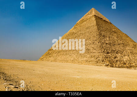 Ein Blick auf die Große Pyramide auf dem Plateau von Gizeh in Ägypten Stockfoto