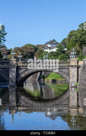 Nijubashi (Steinerne Brücke) Imperial Palace, Tokio, Japan Stockfoto