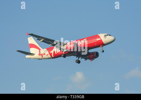 Chiangmai, Thailand - 31. Dezember 2008: HS-ABH Airbus A320-200 von Thaiairasia. Morgen Landung Flughafen Chiangmai vom Bangkok Suvarnabhumi, thaila Stockfoto