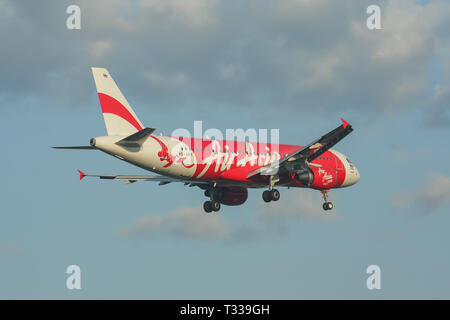 Chiangmai, Thailand - 31. Dezember 2008: HS-ABH Airbus A320-200 von Thaiairasia. Morgen Landung Flughafen Chiangmai vom Bangkok Suvarnabhumi, thaila Stockfoto