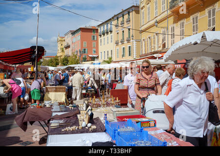 Cours Saleya Markt in Nizza Stockfoto