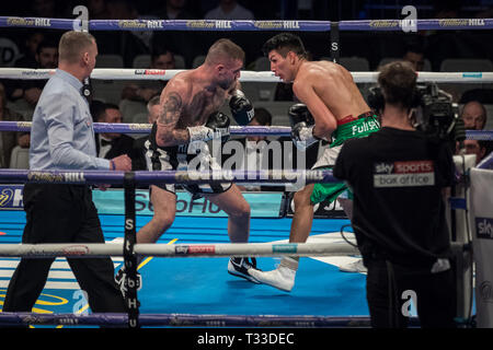 Lewis Ritson vs Deutsche Argentino Benitez. Ritson gewinnt WBA Intercontinental Super-Lightweight Titel über die Punkte 98-92, 98-92, 99-91 am Copper Box Arena. Stockfoto