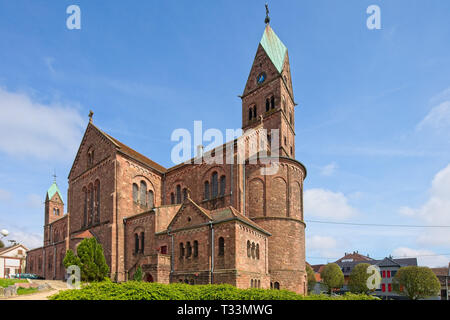 Ansicht der Basilique du Sacré-Coeur romanische Kirche in Mulhouse, Elsass, Frankreich. Stockfoto