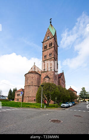 Ansicht der Basilique du Sacré-Coeur romanische Kirche in Mulhouse, Elsass, Frankreich. Stockfoto