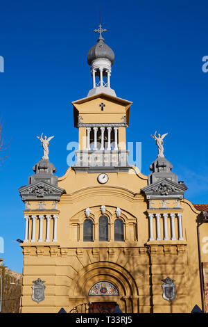 Architektonische Details der 'heilig Herz der Schule" Römisch-katholische Schule in Salamanca bei Sonnenuntergang Stockfoto