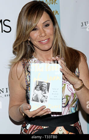 New York, USA. 13. Mai 2015. Melissa Rivers an der Mamarazzi Ereignis, die Förderung "Das Buch von Joan" von Melissa Flüsse bei Juniper Bar am 13. Mai 2015 in New York, NY Credit: Steve Mack/S.D. Mack Bilder/Alamy Stockfoto