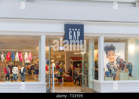 New Jersey, NJ, 6. Oktober 2018: GAP Store in New Jersey. Lücke ist eine amerikanische weltweit Bekleidung und Zubehör Einzelhändler. Stockfoto