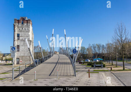 Brücke und Kletterwand in Gronau, Deutschland Stockfoto