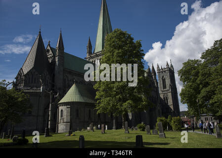 Nidarosdom In Trondheim wurde ab 1070 erbaut und ist heute eine der wichtigsten und eindrucksvollsten Kirchen in Norwegen. Stockfoto