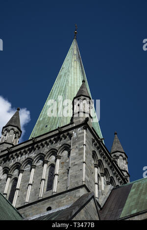 Nidarosdom In Trondheim wurde ab 1070 erbaut und ist heute eine der wichtigsten und eindrucksvollsten Kirchen in Norwegen. Stockfoto