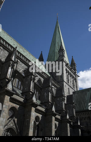 Nidarosdom In Trondheim wurde ab 1070 erbaut und ist heute eine der wichtigsten und eindrucksvollsten Kirchen in Norwegen. Stockfoto