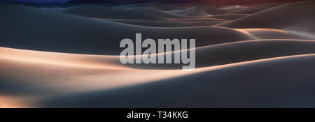 In der Nähe von Sanddünen bei Sonnenaufgang, Mesquite flachen Sand Dünen, Death Valley, California, United States Stockfoto