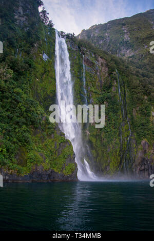 Lady Elizabeth Bowen fällt, Milford Sound, Südinsel, Neuseeland Stockfoto