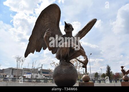 Ankara, Türkei. 6 Apr, 2019. Einen Überblick über die Rekonstruktion des "Skulptur Ausstellung von mexikanischen Bildhauer und Maler Jorge Marin. Credit: Altan Gochre/ZUMA Draht/Alamy leben Nachrichten Stockfoto