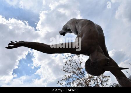 Ankara, Türkei. 6 Apr, 2019. Einen Überblick über die Rekonstruktion des "Skulptur Ausstellung von mexikanischen Bildhauer und Maler Jorge Marin. Credit: Altan Gochre/ZUMA Draht/Alamy leben Nachrichten Stockfoto