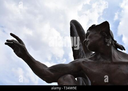 Ankara, Türkei. 6 Apr, 2019. Einen Überblick über die Rekonstruktion des "Skulptur Ausstellung von mexikanischen Bildhauer und Maler Jorge Marin. Credit: Altan Gochre/ZUMA Draht/Alamy leben Nachrichten Stockfoto