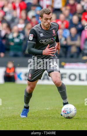 Milton Keynes, UK. 6 Apr, 2019. Milton Keynes, UK. 6 Apr, 2019 in Lincoln City Harry Toffolo in der ersten Hälfte des Himmels Wette Liga 2 Übereinstimmung zwischen MK Dons und Lincoln City bei Stadion MK, Milton Keynes am Samstag, den 6. April 2019. (Credit: John cripps | MI Nachrichten) nur die redaktionelle Nutzung, eine Lizenz für die gewerbliche Nutzung erforderlich. Keine Verwendung in Wetten, Spiele oder einer einzelnen Verein/Liga/player Publikationen. Foto darf nur für Zeitung und/oder Zeitschrift redaktionelle Zwecke verwendet werden. Credit: MI Nachrichten & Sport/Alamy leben Nachrichten Stockfoto