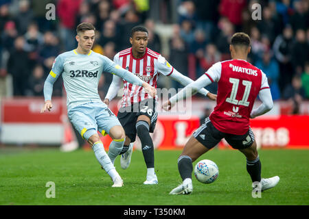 London, Großbritannien. 06 Apr, 2019. Tom Lawrence von Derby County in der EFL Sky Bet Championship Match zwischen Brentford und Derby County bei Griffin Park, London, England am 6. April 2019. Foto von salvio Calabrese. Nur die redaktionelle Nutzung, eine Lizenz für die gewerbliche Nutzung erforderlich. Keine Verwendung in Wetten, Spiele oder einer einzelnen Verein/Liga/player Publikationen. Credit: UK Sport Pics Ltd/Alamy leben Nachrichten Stockfoto