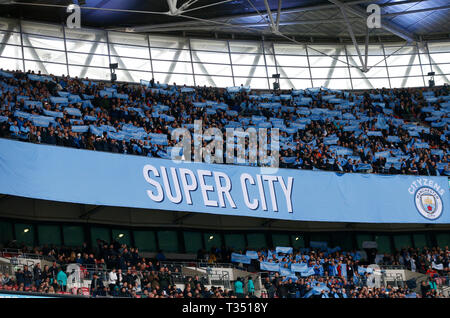 London, Vereinigtes Königreich. 06 Apr, 2019. Manchester City Fans während der FA Emirates Cup Halbfinale zwischen Manchester City und Brighton & Hove Albion im Wembley Stadion, London, UK, 06. Apr 2019. Credit: Aktion Foto Sport/Alamy leben Nachrichten Stockfoto