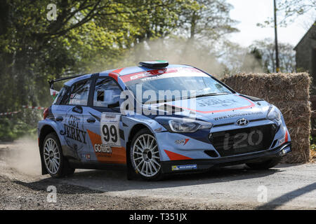 Strabane, Nordirland. 6 Apr, 2019. McGrady Versicherung Nordirland Rally Championship, Runde 3; Philip Allen und Mark Kane (Hyundai i20 R5) in Aktion: Aktion plus Sport/Alamy leben Nachrichten Stockfoto