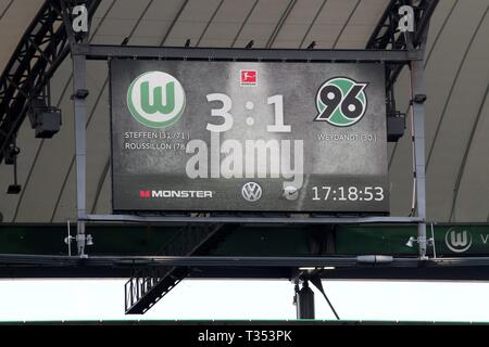 Wolfsburg, Deutschland. 06 Apr, 2019. firo: 06.04.2019 Fußball, 1.Bundesliga, Saison 2018/2019 VfL Wolfsburg - Hannover 96, Anzeigetafel, Videowall, Endstand 3:1, Kaution, Funktion, Allgemein | Verwendung der weltweiten Kredit: dpa/Alamy leben Nachrichten Stockfoto