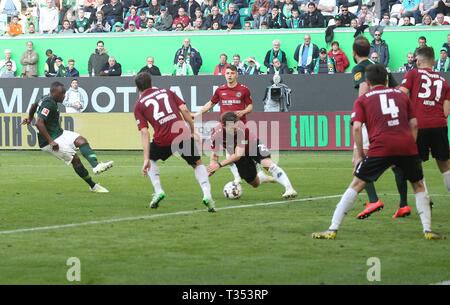 Wolfsburg, Deutschland. 06 Apr, 2019. firo: 06.04.2019 Fußball, 1.Bundesliga, Saison 2018/2019 VfL Wolfsburg - Hannover 96, Ziel 3: 1, Jerome ROUSSILLON, VfL Wolfsburg, ganze Zahl, | Nutzung der weltweiten Kredit: dpa/Alamy leben Nachrichten Stockfoto