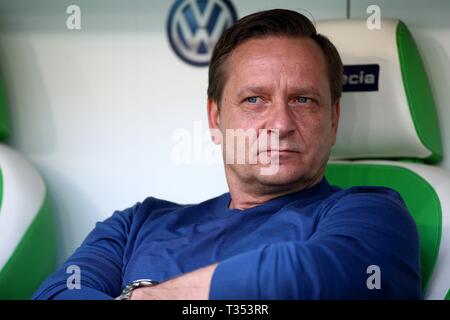 Wolfsburg, Deutschland. 06 Apr, 2019. firo: 06.04.2019 Fußball, 1.Bundesliga, Saison 2018/2019 VfL Wolfsburg - Hannover 96, Horst Heldt, Manager, Hannover 96, Porträt, Mimik, | Verwendung der weltweiten Kredit: dpa/Alamy leben Nachrichten Stockfoto