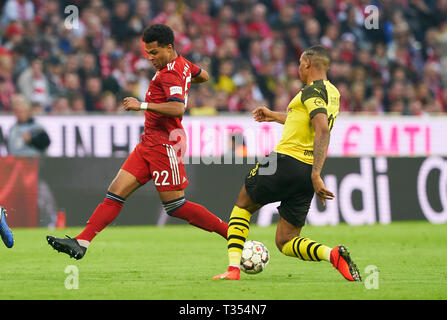 München, Deutschland. 06 Apr, 2019. Serge GNABRY, FCB 22 konkurrieren um den Ball gegen Manuel AKANJI, BVB 16 FC BAYERN MÜNCHEN - BORUSSIA DORTMUND 5-0 - DFL-Bestimmungen verbieten die Verwendung von Fotografien als BILDSEQUENZEN und/oder quasi-VIDEO - 1. Deutsche Fussball Liga, München, 06.April 2019 Saison 2018/2019, Spieltag 28, FCB, München, BVB Fotograf: Peter Schatz Credit: Peter Schatz/Alamy leben Nachrichten Stockfoto