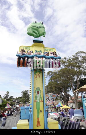 Pacific Grove, Kalifornien, USA, 6. April, 2019 Szenen aus dem traditionellen jährlichen "die guten alten Tage" Festival auf der Hauptstraße in Pacific Grove - Leuchtturm. Stockfoto