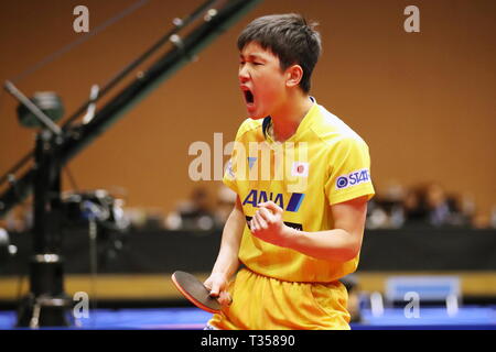 Tomokazu Harimoto (JPN), 6. APRIL 2019 - Tischtennis: 32 LION ITTF-attu Cup Yokohama 2019 Herren Einzel Viertelfinale an der Yokohama kulturellen Gymnasium, Kanagawa, Japan. (Foto von Sho Tamura/LBA SPORT) Stockfoto